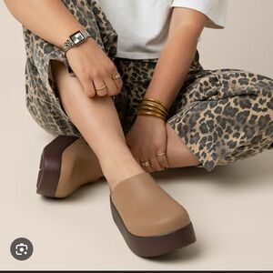 CROCS Dylan Platform Clog - Brown